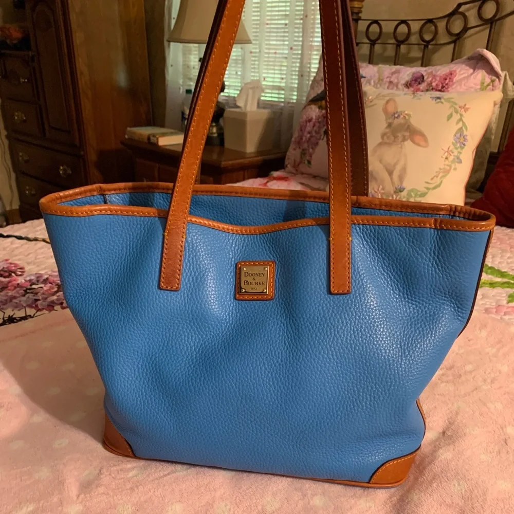 Dooney & Bourke Charleston tote pebbled leather ~ - Picture 1 of 7